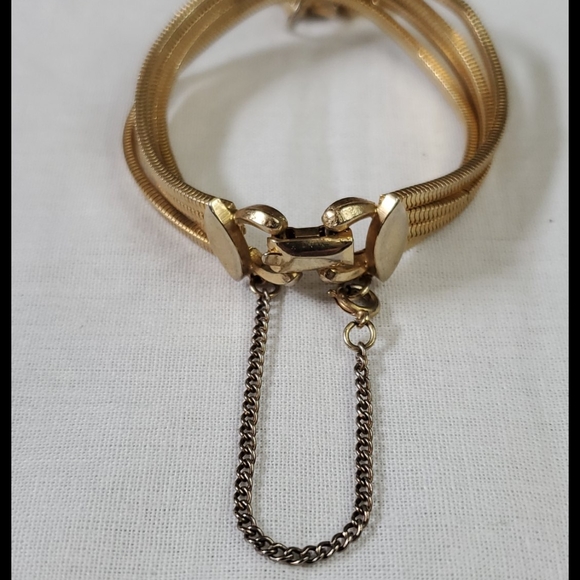 Costume gold charm bracelet - Picture 4 of 8